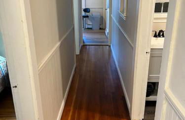 Downtown Beverly 5 Min to Salem - Photo 3