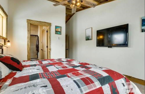 Luxe Cabin w/Hot Tub and Amazing Views - Foto 18