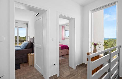 Villa Sunny Olive - Photo 9