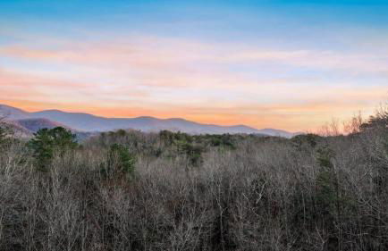 Mountain Views Hot Tub FirePit Close to town - Foto 6