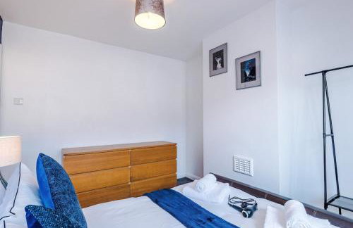 Charming 2 Bed House, Sleeps 6, Free parking, Contractors welcome - Foto 52