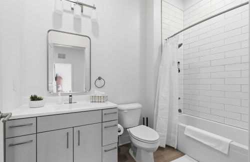 Luxury Lil' Italy 2BR, Sleeps 6 Free, Parking Gym - Foto 5