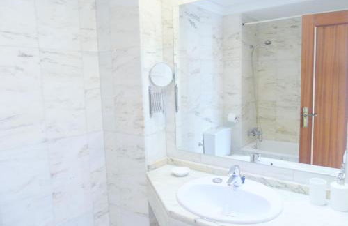 Apartamento luminoso, funcional y amplio en zona hospitalaria - Photo 27