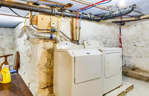 1 Mi to Main St Riverside Torrington Apt with Yard - Foto 18