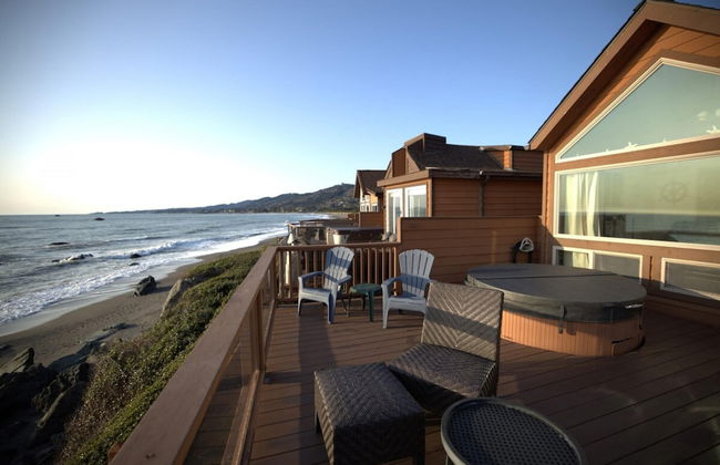 Ocean Front Cabin 14 w Jacuzzi Gorgeous Views - Photo 1