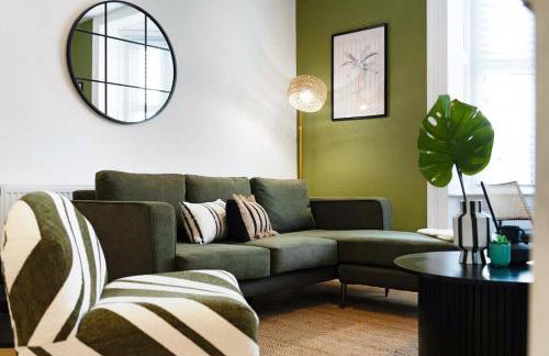 Convenient 2BR Stay on Gladstone Street Near Transport - Photo 8