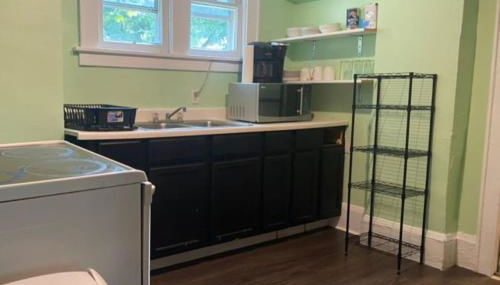 House with 11 Beds Sleeps 14 with Off Street Parking - Foto 3