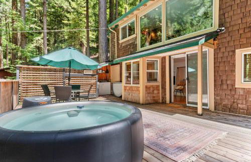 Redwood Cabin with Hot Tub Canyon View and Dogs OK - Foto 1