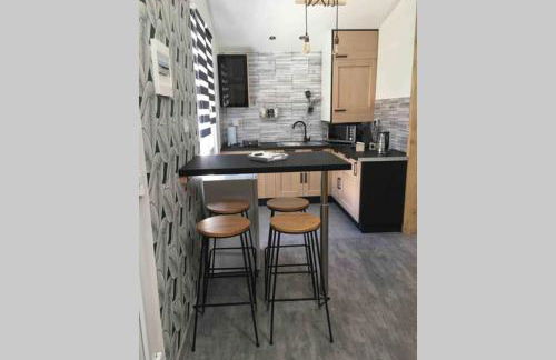 Petite maisonnette cosy et pleine de charme située à proximité du centre-ville - Foto 8