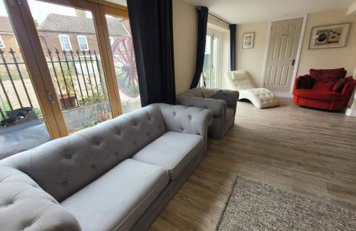 Milton Court - Photo 3