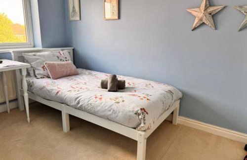 SPACIOUS, Quiet, 5 Bed 2 Bath House with Free Parking, near NEC, Airport & Solihull - Foto 6