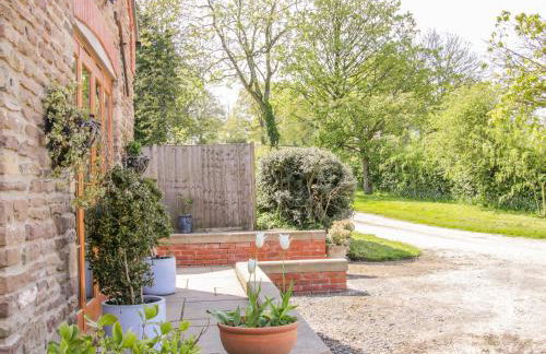 High Grove - Photo 20