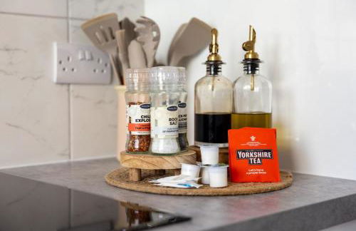 Larkhall Retreat- Village Centre, Parking, 4K TVs, 10mins To City Centre - Photo 14