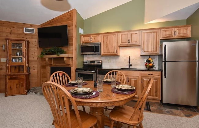 Seven Springs 1 Bedroom Premium Condo, Ski In/Ski Out by RedAwning - Foto 18