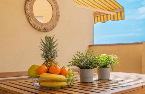 Beachside Retreat with Private Terrace - Foto 29