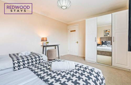 Cozy Family & Contractor Home 3X FREE Parking by Redwood Stays - Foto 15