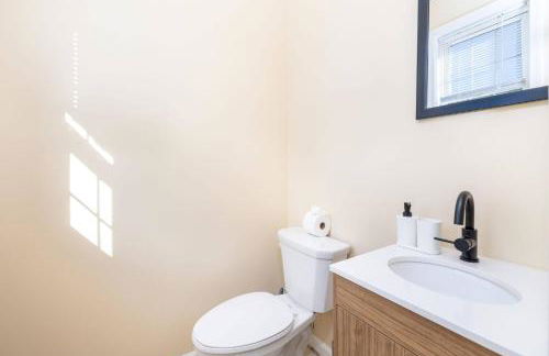 Bright & Cozy Stay in the Heart of Hartford - Foto 16