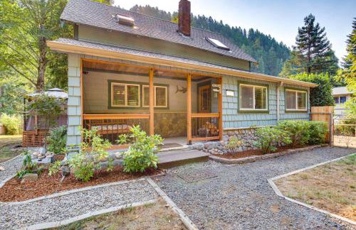 Historic Mapleton Cottage with River Views and Hot Tub - Foto 27