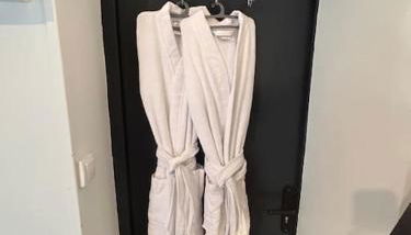 La terrasse abritée et son spa - Photo 5