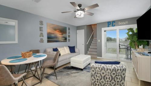 Susie Q's Beach Retreat by Sand Seeker Vacations - Foto 1