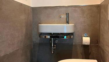 Hangar 19 Superior Apartment mit Terrasse und Garten H7W2 - Foto 3