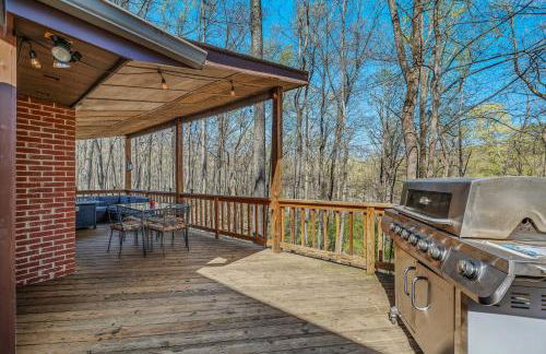 Ma-ple Haven --Wifi, Fireplace, Deck, Fire Pit, Family Friendly, Game Room, Pool Access - Foto 7