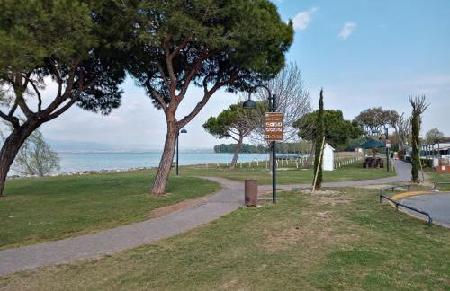 Mosaici Sunrise - lake front apartment with beautiful view - Foto 17