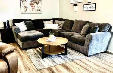 Pool Theater Convenient Location 4bedroom2 bath - Foto 14