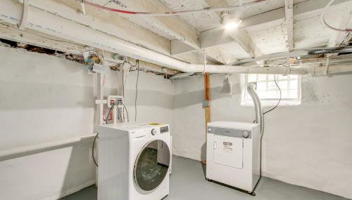 Quiet & Spacious Home Near Downtown - Foto 5