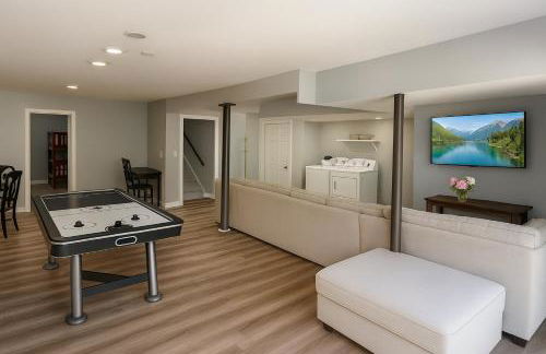 Retreat 4BR Sleeps 10 plus, 8mi LakePoint, Red Top - Foto 32