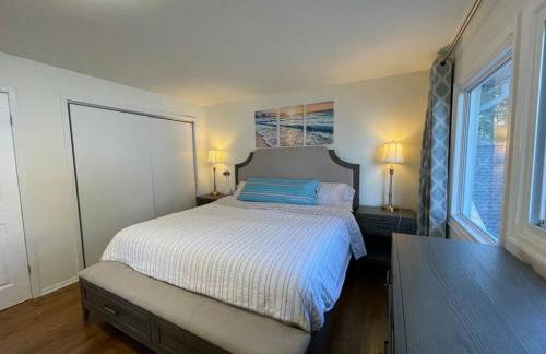 Waterfront Home with Private Beach, Stunning Views - Foto 44