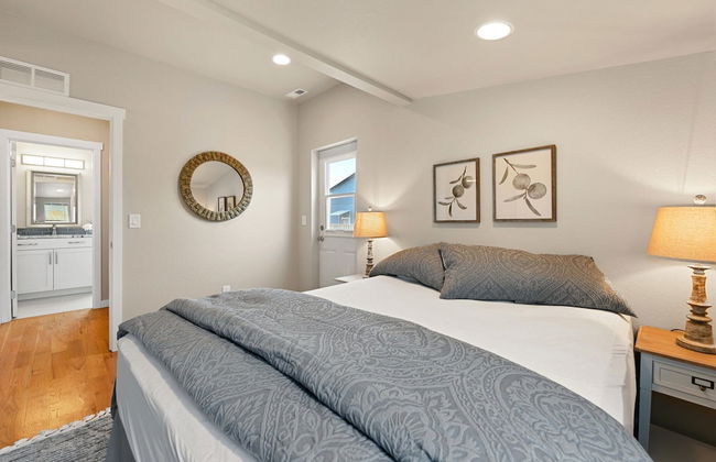 Bright and Stylish Home Great Central Location! - Foto 2