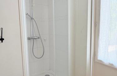 La Gannatoise Family home with garden - Photo 10