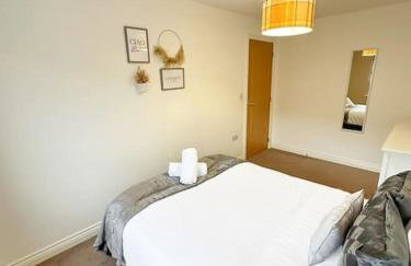 Luxury 3 Bedroom House With FREE Parking - Foto 8