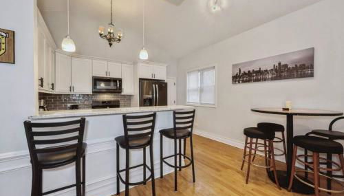 2-Bed 2-Bath Apt - Close to UC w/ Free Parking - Foto 2