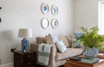 The Pelican Room-converted Cart Lodge near airport - Photo 4