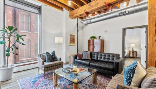 Brick & Bed Riverfront Lofts, 4K - Photo 3