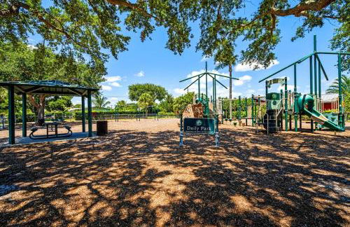 Putting Green - Heated Pool - Jupiter Escape - Photo 5