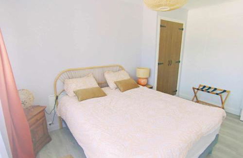 Superbe T3 terrasse et jardin centre bourg - Photo 12