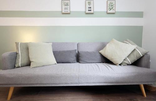 large 2 bed central apartment with balcony and private parking - Foto 17