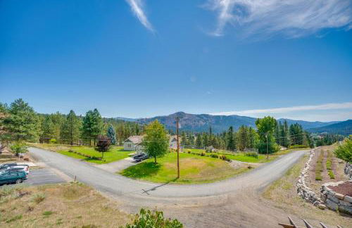 Mtn-View Getaway with Spacious Deck in Republic! - Photo 2