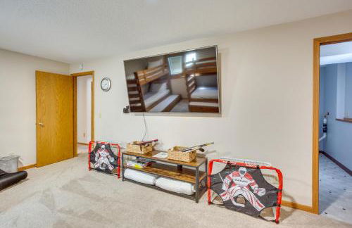 2 Mi to Super Rink Sporty Group Getaway in Blaine - Foto 28