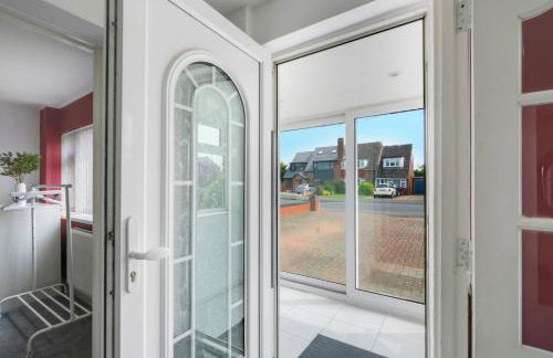 Elegant 5 Bed Home with Garden & Parking - Slough - Foto 47