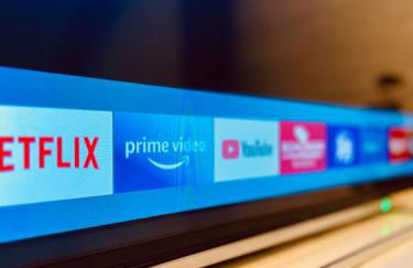 b e d & a g e d e s i g n -small- wunderschönes Zimmer mit Bad - Rechnungserstellung für Geschäftsreisende & Firmen - Foto 8