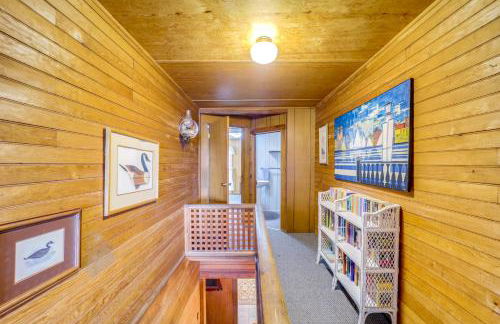 Waterfront Alanson Cottage with Dock and Lake Access! - Foto 10