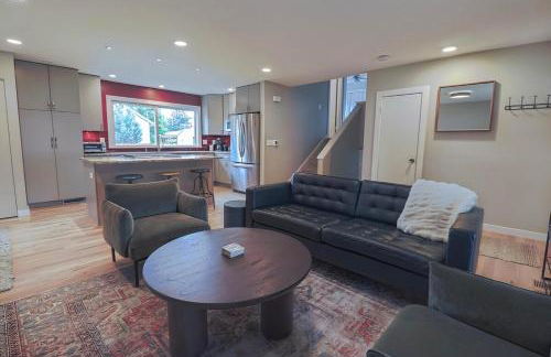 New cozy Fall foothill retreat in Boulder - Photo 1