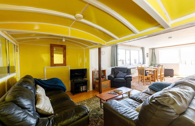 Sunny Seafront Chalet - Sleeps 6 - Photo 45