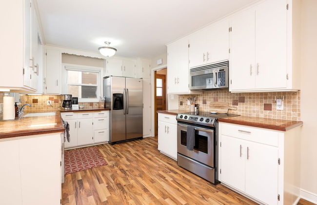 Beard Avenue Bungalow! - Foto 9