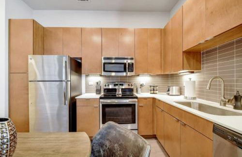 Spacious Studio Close to Riverwalk Free Parking - Foto 6