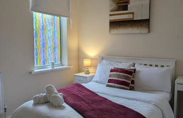Entire 2 Bedroom Cosy Flat Near City Centre - Photo 14
